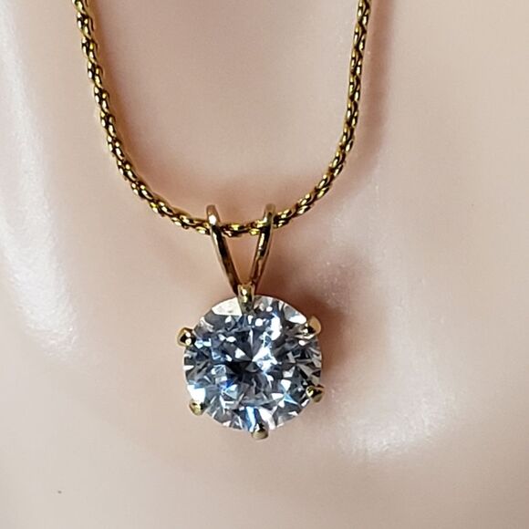 Cubic Zirconia Diamond Cut pendant on Gold Chain